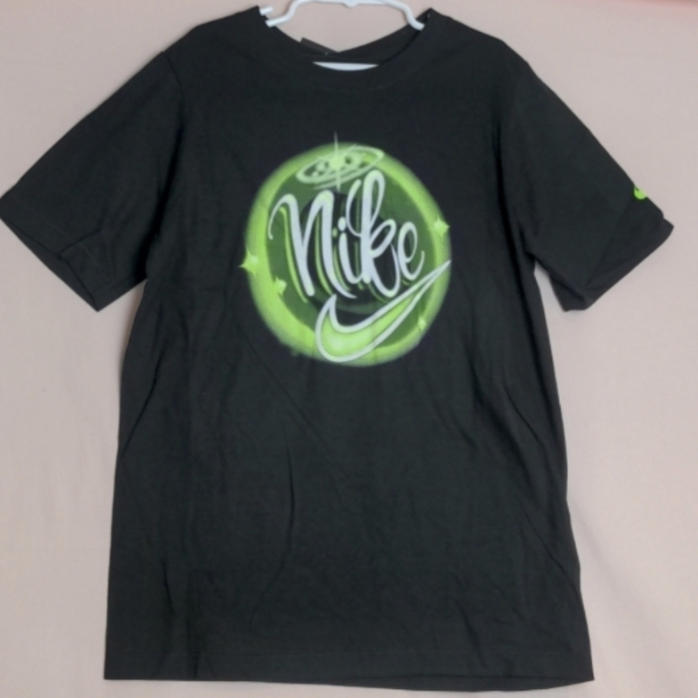 Nike Boys Black Short Sleeve Tee with Green Air Brush Graffiti Graphic Large